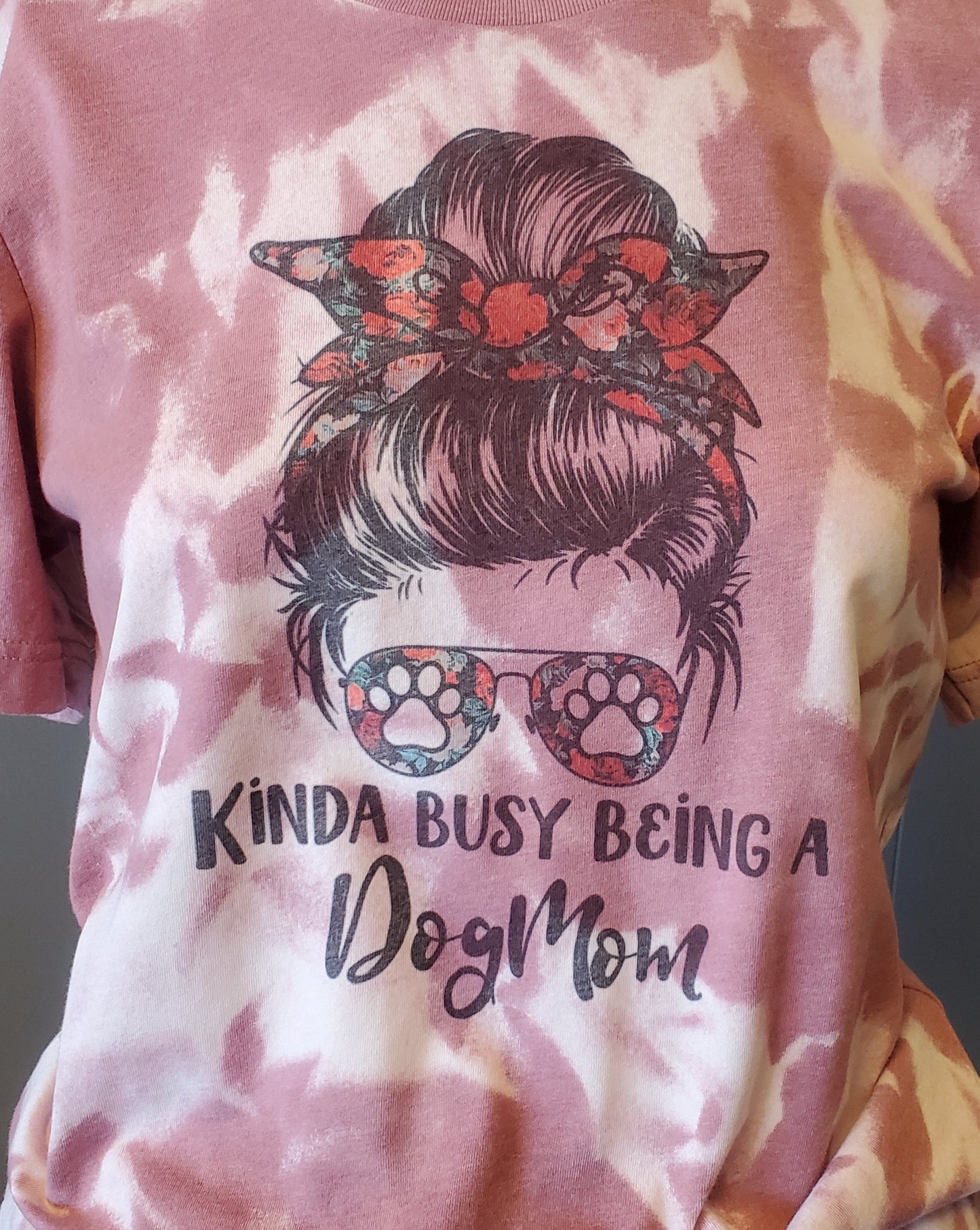 Kinda Busy Dog Mom Bleached T-Shirt